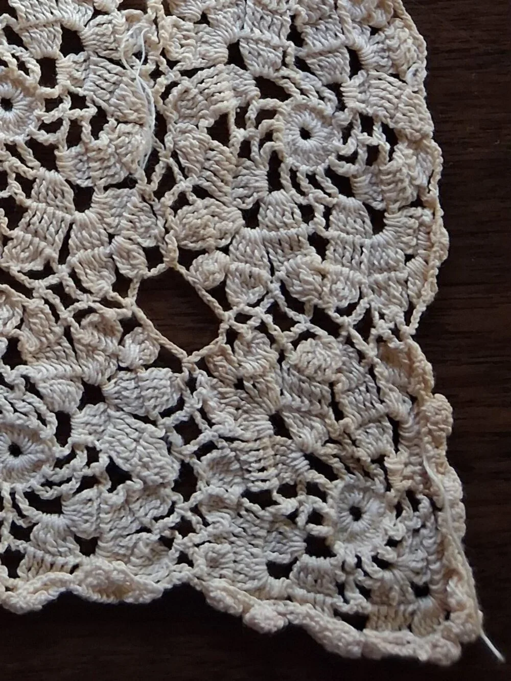 ✨  Vintage Hand Crocheted Cotton Thread Table Runner • 24x56 •